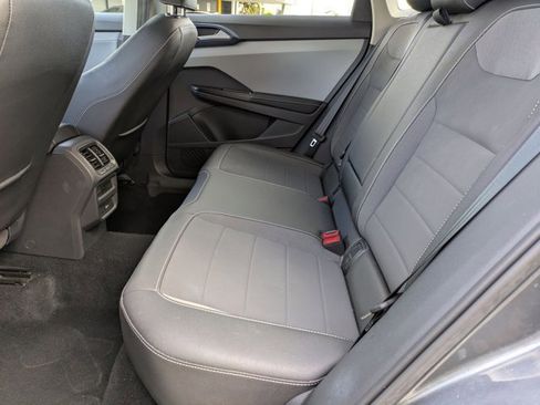 Used 2024 Volkswagen Taos SE image 22