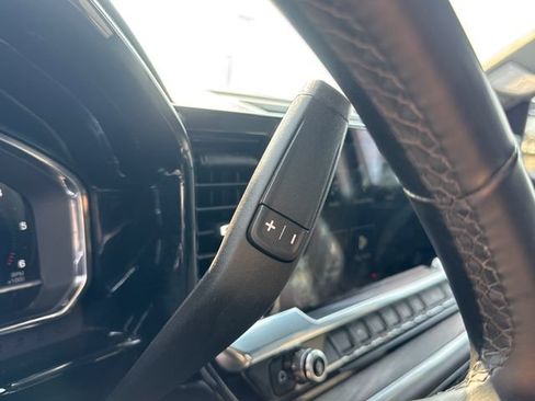 Used 2025 GMC Sierra 1500 SLT AWD/4WD image 13