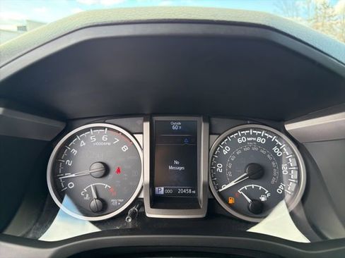 Used 2019 Toyota Tacoma Limited image 23