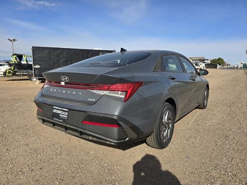 New 2025 Hyundai Elantra Blue image 5