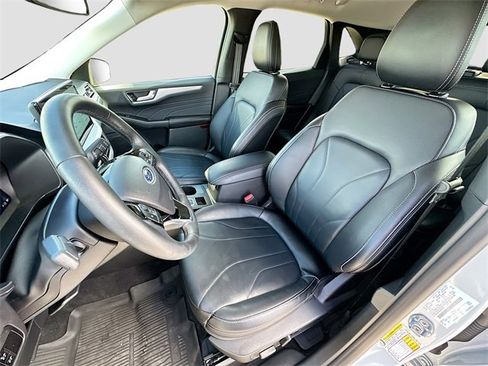 Used 2025 Ford Escape SE w/ PHEV Premium Package image 21