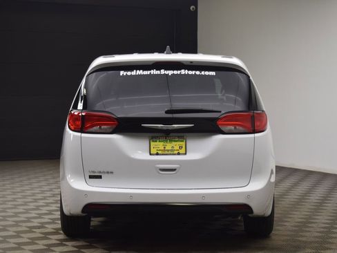 New 2026 Chrysler Voyager LX image 10