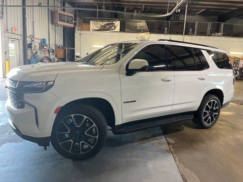 Used 2021 Chevrolet Tahoe RST w/ Luxury Package RWD image 2