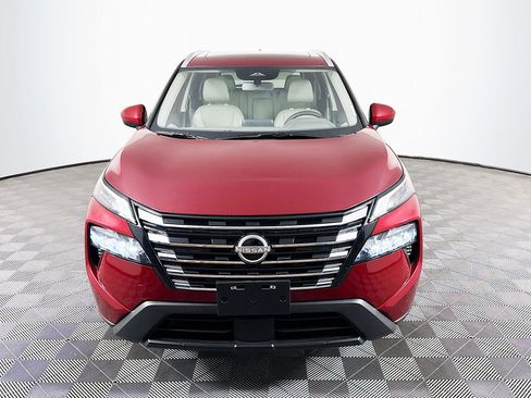 Used 2025 Nissan Rogue SV w/ SV Premium Package FWD image 2