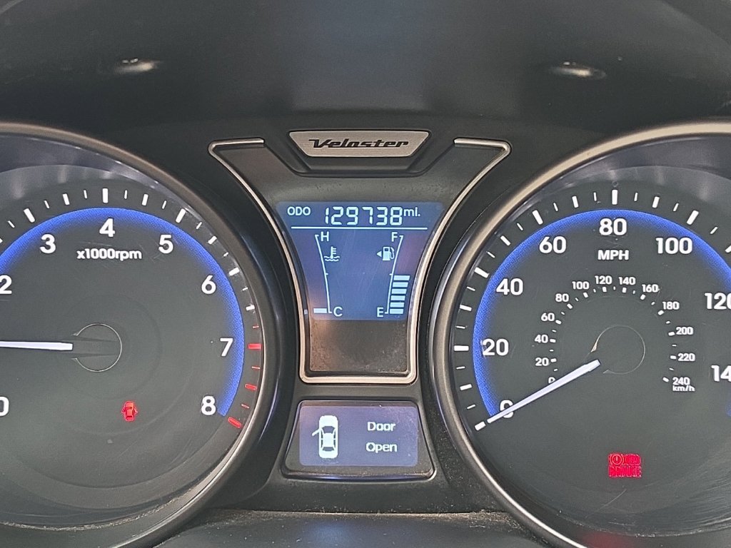 Used 2014 Hyundai Veloster Turbo FWD image 11