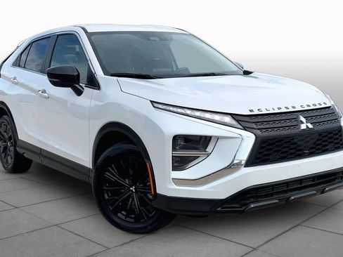 Used 2022 Mitsubishi Eclipse Cross LE FWD image 3