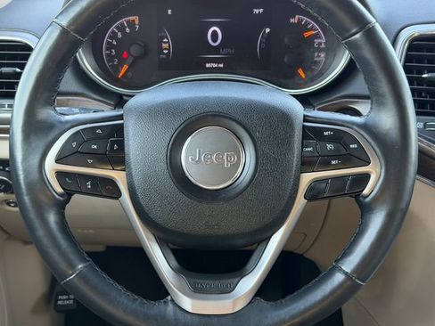 Used 2018 Jeep Grand Cherokee Limited AWD/4WD image 27