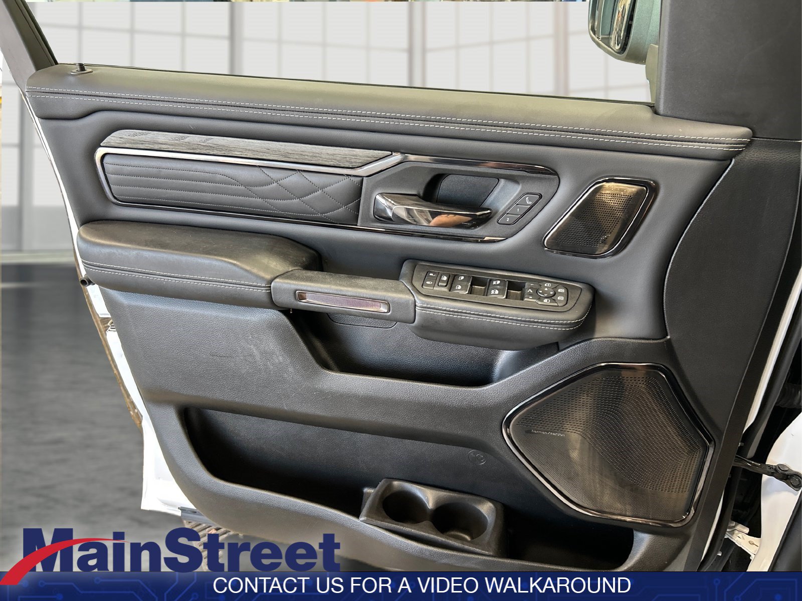 Used 2025 RAM 1500 Limited AWD/4WD image 18