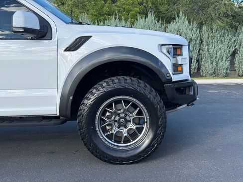 Used 2018 Ford F150 Raptor w/ Equipment Group 802A Luxury AWD/4WD image 6