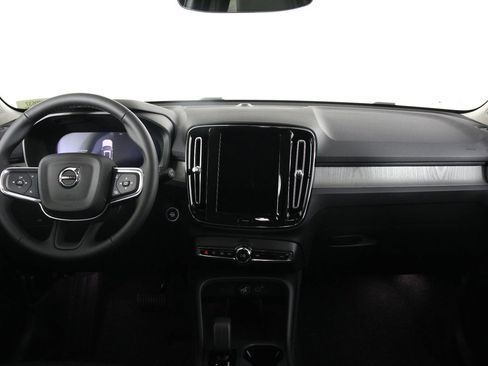 New 2026 Volvo XC40 B5 Core image 5