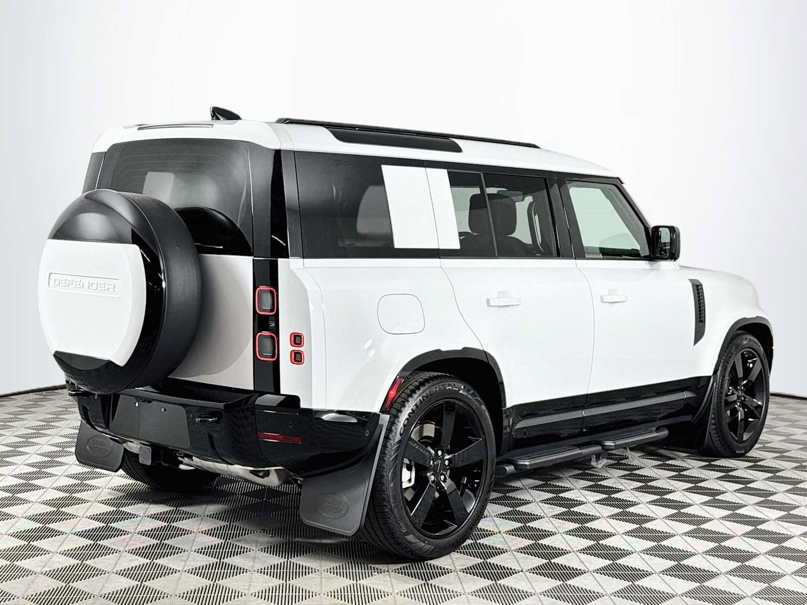 New 2026 Land Rover Defender 110 X-Dynamic SE AWD/4WD image 5