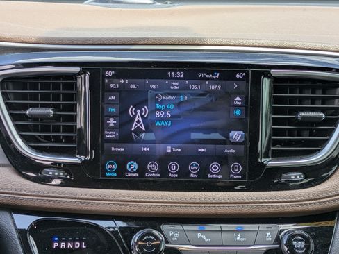 Used 2020 Chrysler Pacifica Limited w/ Advanced Safetytec Group FWD image 18