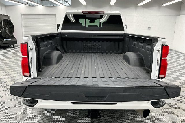 Used 2024 Chevrolet Silverado 2500 High Country w/ Technology Package AWD/4WD image 31