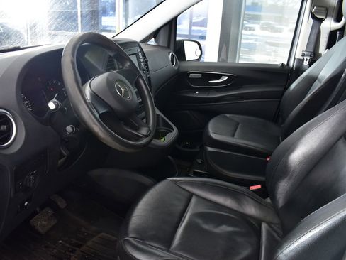Used 2016 Mercedes-Benz Metris Passenger image 11