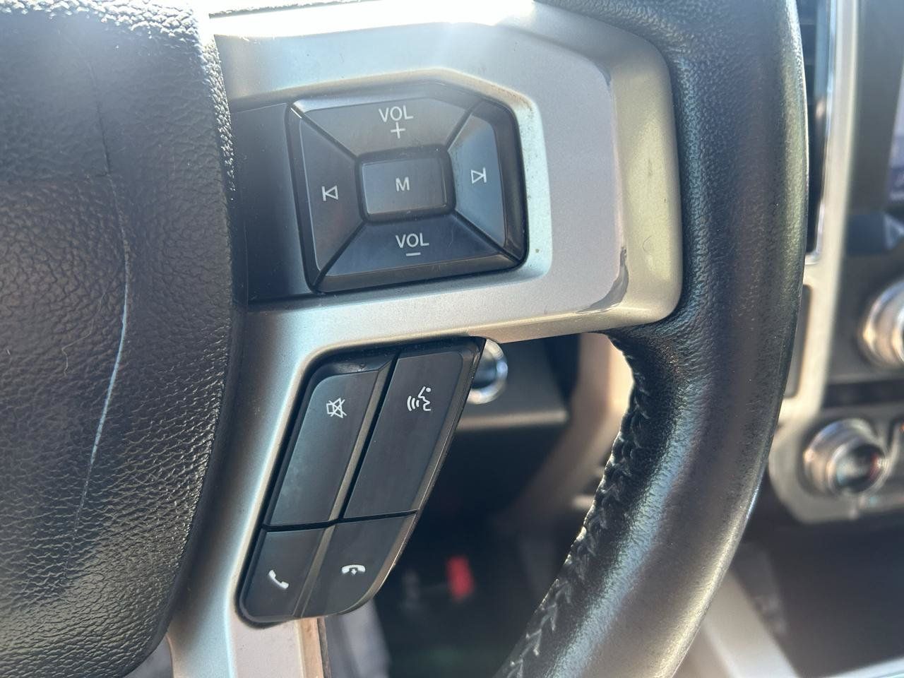 Used 2019 Ford F150 Lariat w/ Equipment Group 502A Luxury AWD/4WD image 18