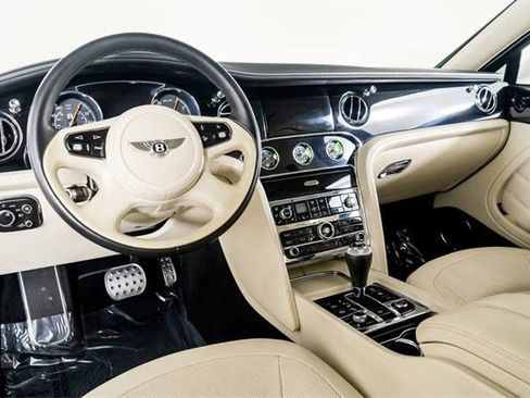 Used 2016 Bentley Mulsanne Speed image 2