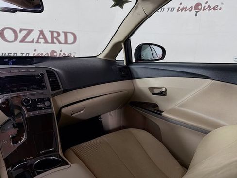 Used 2010 Toyota Venza FWD image 23