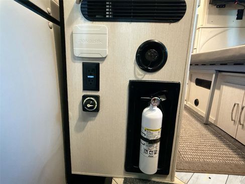 Used 2023 Mercedes-Benz Sprinter 2500 image 31