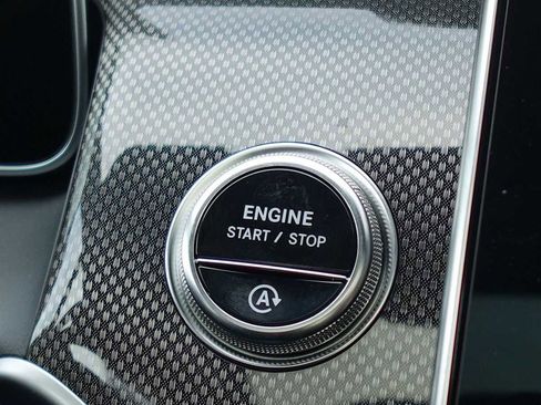 Used 2026 Mercedes-Benz GLC 300 4MATIC image 38