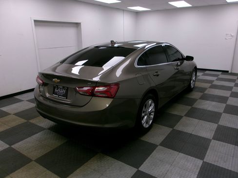 Used 2020 Chevrolet Malibu LT FWD image 13