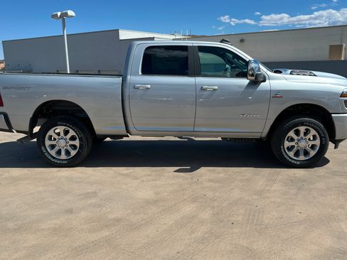 New 2026 RAM 2500 Laramie w/ Sport Appearance Package AWD/4WD image 6