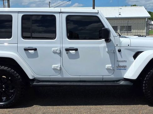 Used 2021 Jeep Wrangler Unlimited Sahara w/ Cold Weather Group AWD/4WD image 2