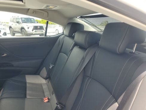 Certified 2024 Lexus ES 350 w/ Technology Package FWD image 13