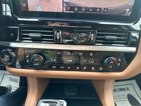 New 2026 Nissan Pathfinder Platinum w/ Accent Package AWD/4WD image 24