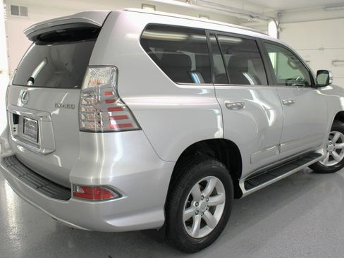 Used 2017 Lexus GX 460 image 30