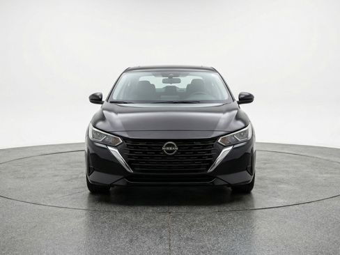 Used 2025 Nissan Sentra SV image 2