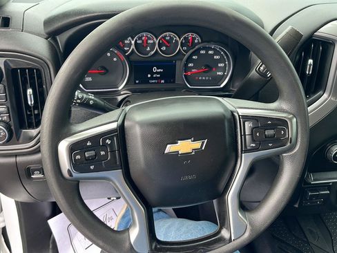Used 2022 Chevrolet Silverado 2500 Custom w/ Custom Value Package AWD/4WD image 11