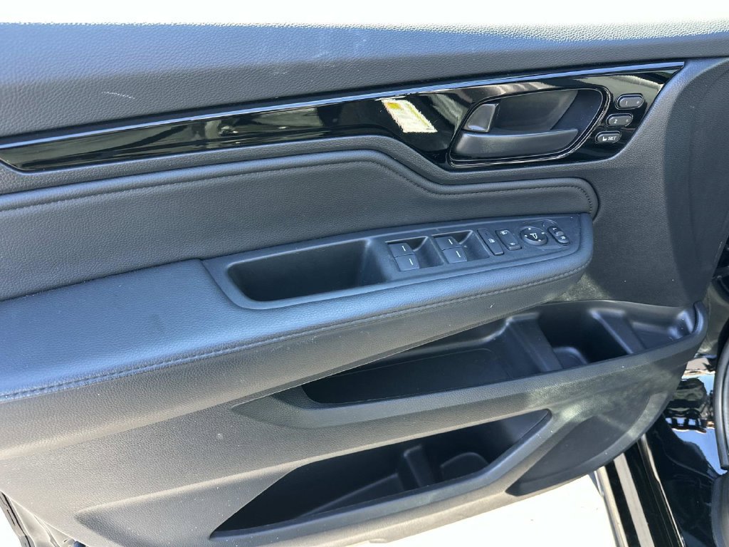 Used 2025 Honda Odyssey Touring image 16