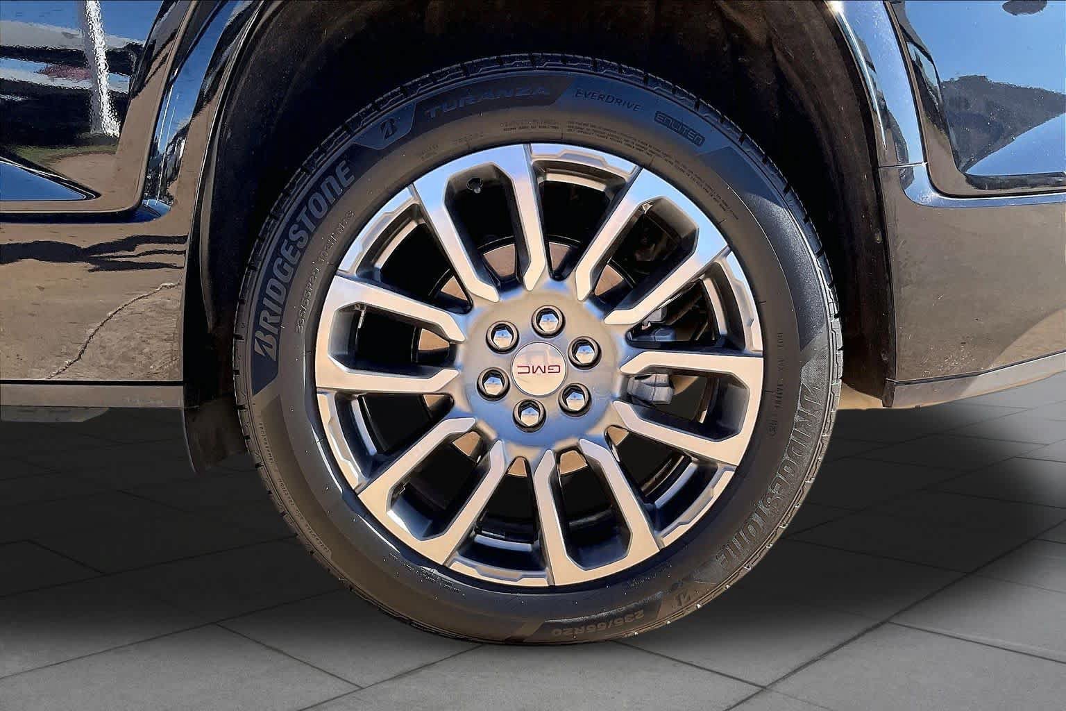 Used 2023 GMC Acadia Denali w/ Denali Ultimate Package AWD/4WD image 12