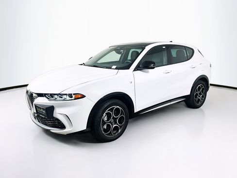 Used 2024 Alfa Romeo Tonale Ti AWD/4WD image 3