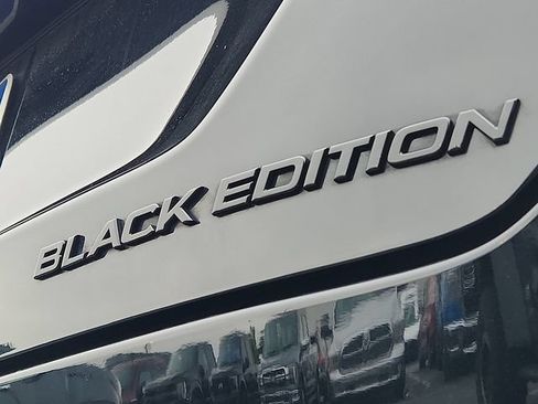 Used 2025 Honda Pilot Black Edition image 10