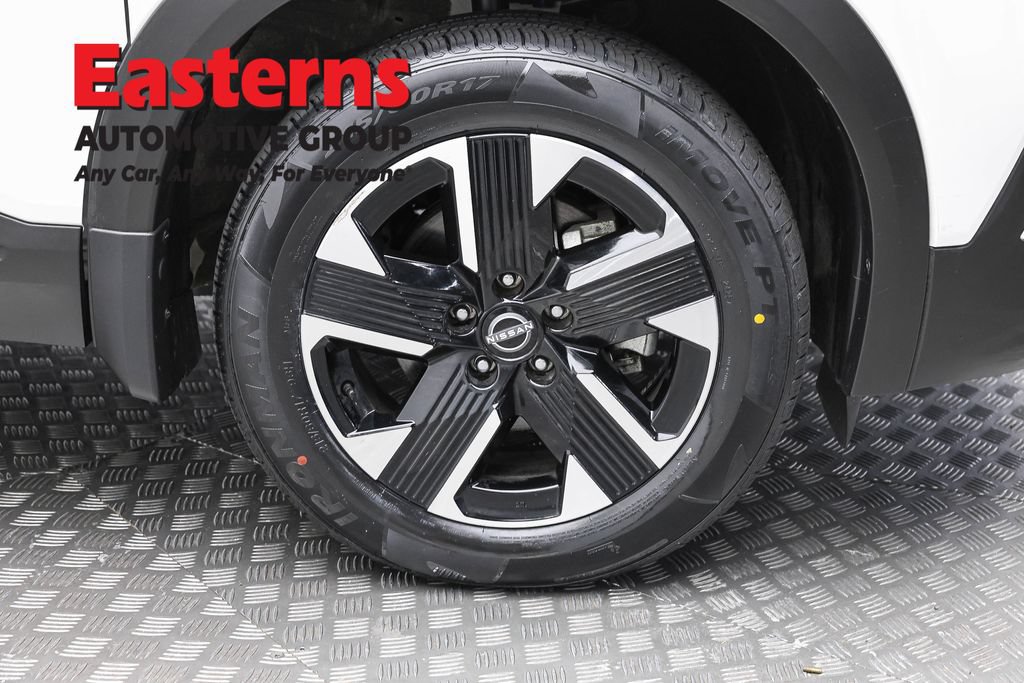 Used 2025 Nissan Kicks SV w/ SV Premium Package AWD/4WD image 33