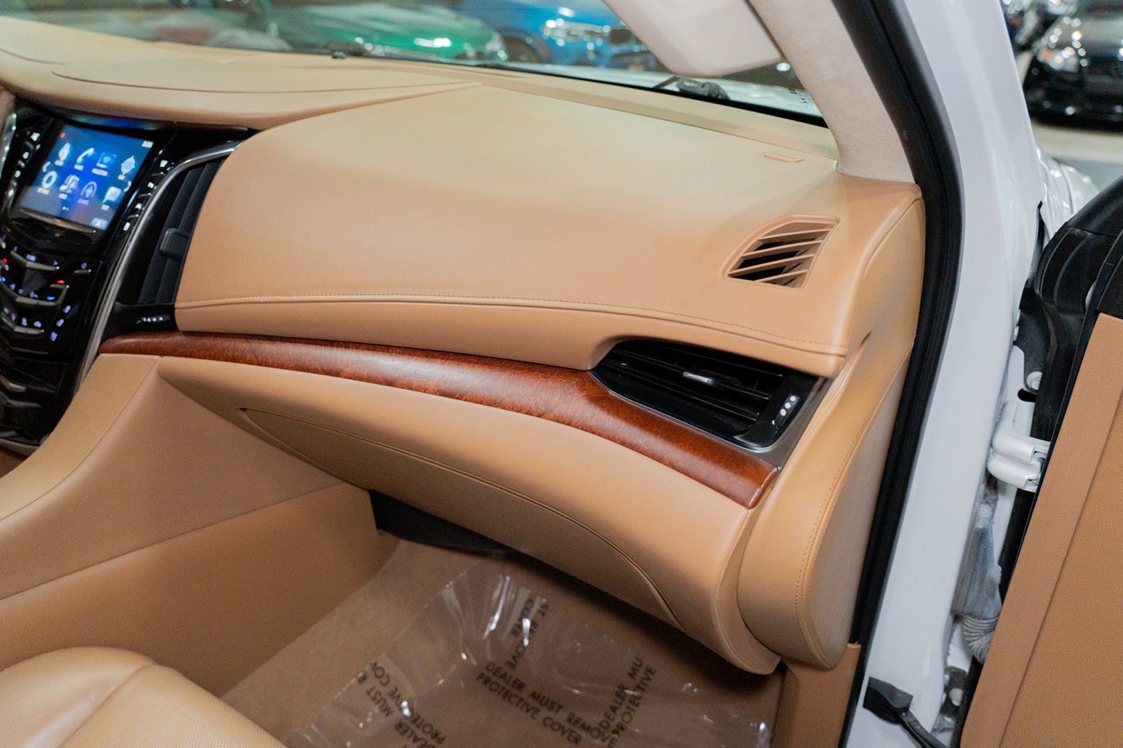 Used 2016 Cadillac Escalade Platinum AWD/4WD image 39