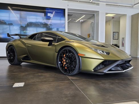 Used 2023 Lamborghini Huracan STO image 6