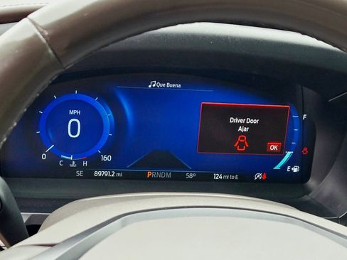 Used 2020 Ford Explorer Platinum w/ Premium Technology Package AWD/4WD image 9