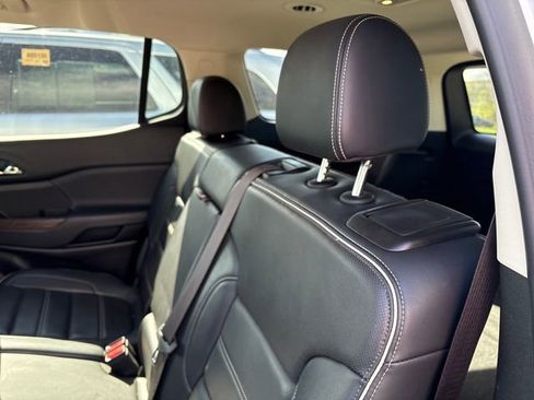 Used 2023 GMC Acadia Denali image 10