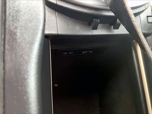 Used 2022 Mercedes-Benz GLC 300 GLC 300 image 26