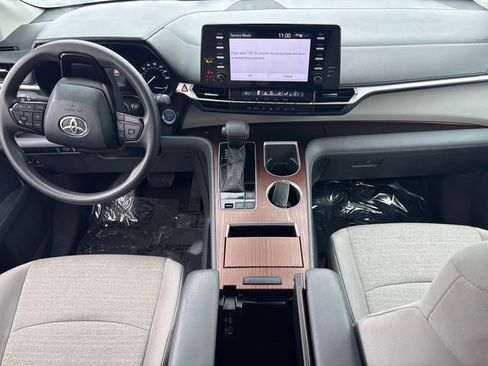Used 2024 Toyota Sienna LE image 20