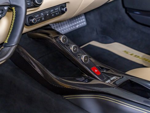 Used 2022 Ferrari 812 GTS RWD image 29