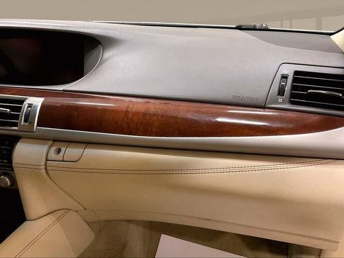 Used 2015 Lexus LS 460 AWD w/ Comfort Package image 18