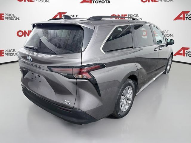 Certified 2024 Toyota Sienna XLE FWD image 8