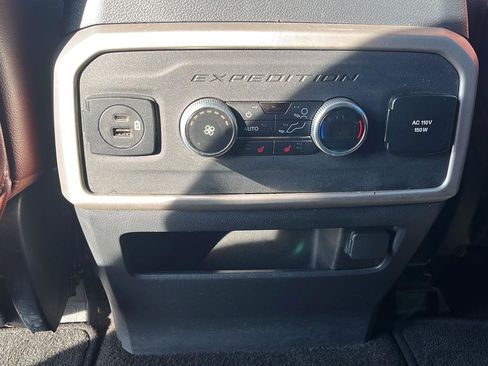 Used 2023 Ford Expedition Limited image 28