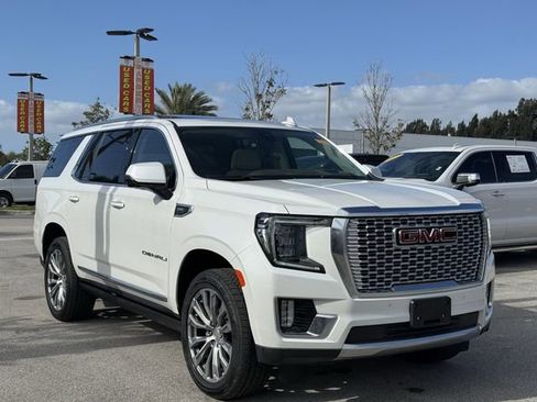 Used 2022 GMC Yukon Denali w/ Denali Ultimate Package AWD/4WD image 4