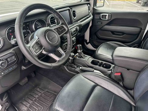 Used 2022 Jeep Wrangler Unlimited Sahara w/ Cold Weather Group image 12