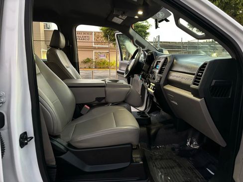 Used 2019 Ford F250 XL w/ Power Equipment Group image 16