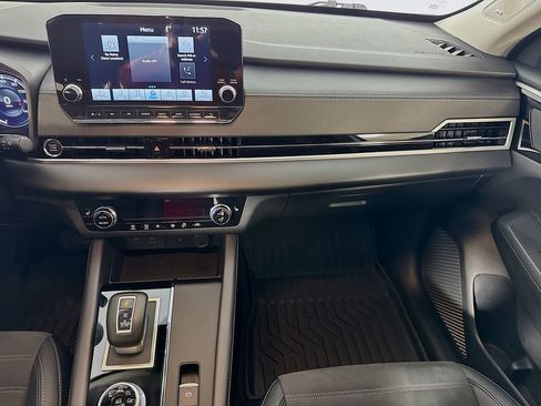 Used 2024 Mitsubishi Outlander SE image 24